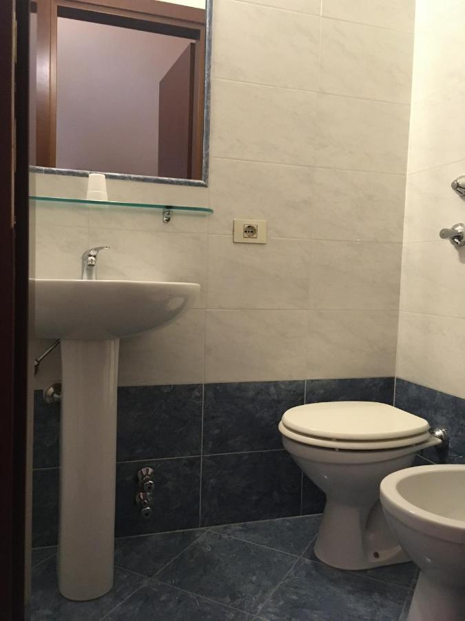 Hotel Capri Milano Exteriör bild