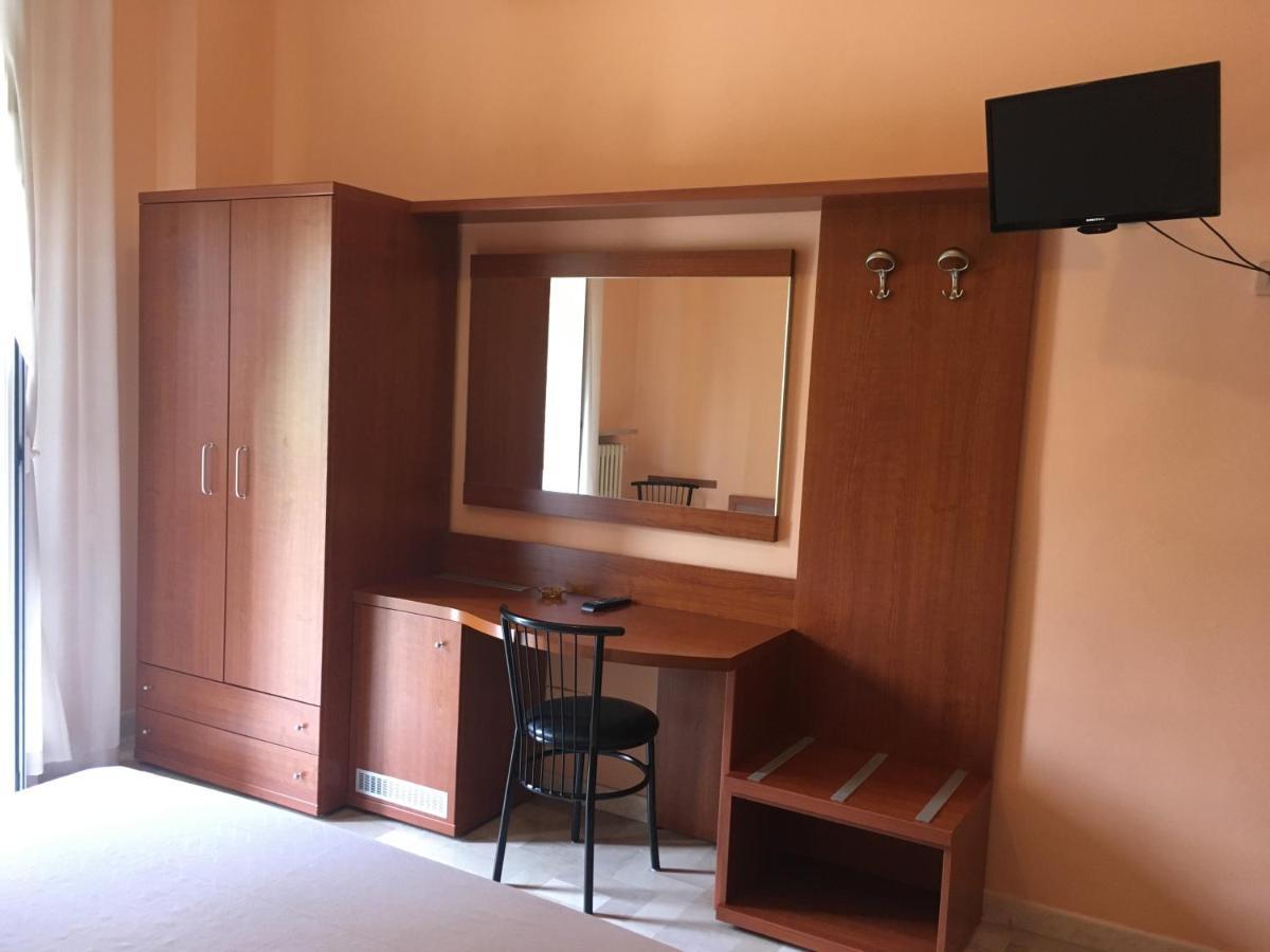 Hotel Capri Milano Exteriör bild