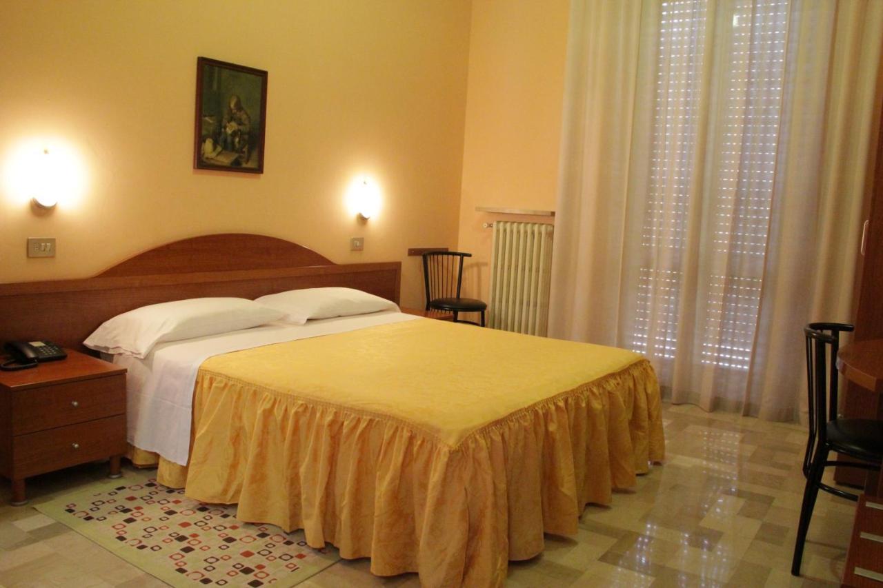 Hotel Capri Milano Exteriör bild